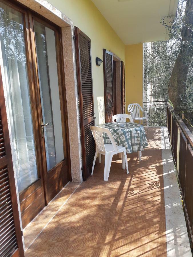 Casa Vacanze Ester Бренцоне-суль-Гарда Экстерьер фото